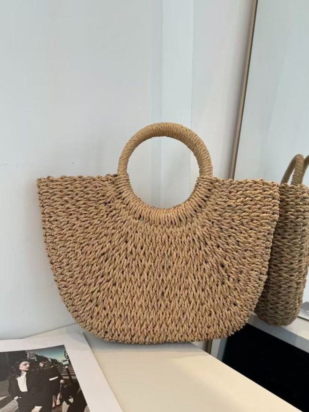 Saint Laurent's new straw bag - Picture 4 of 7